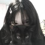 Cracked profile picture for @Natalia